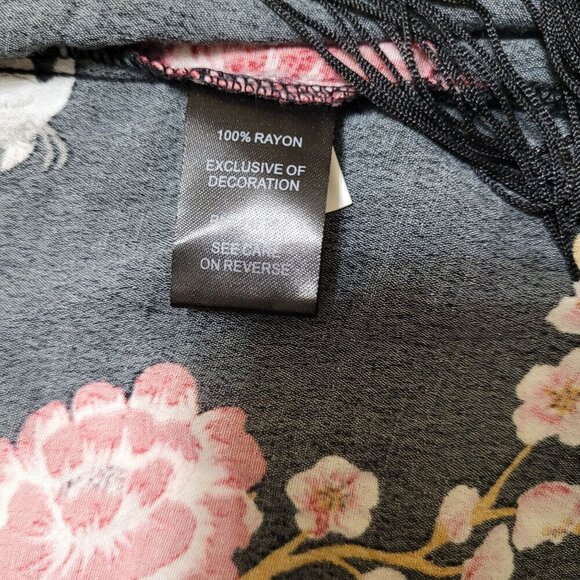 Torrid Floral Fringe Trim‎ Kimono Womens Size 3 Black Pink Rayon Boho Bloomcore - Picture 6 of 8